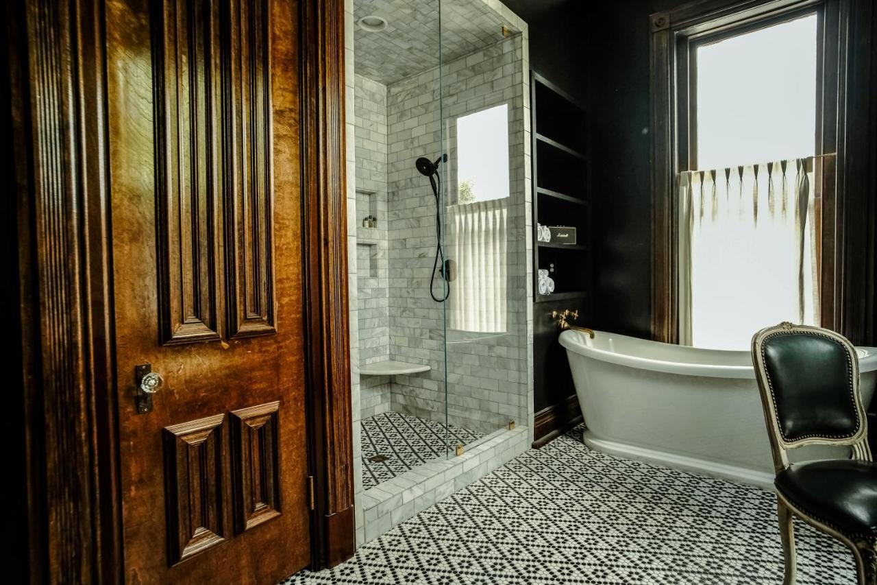 Henrie House I Luxury 4Br Downtown Historic Gem With Library & Patio Villa Nashville Exterior photo