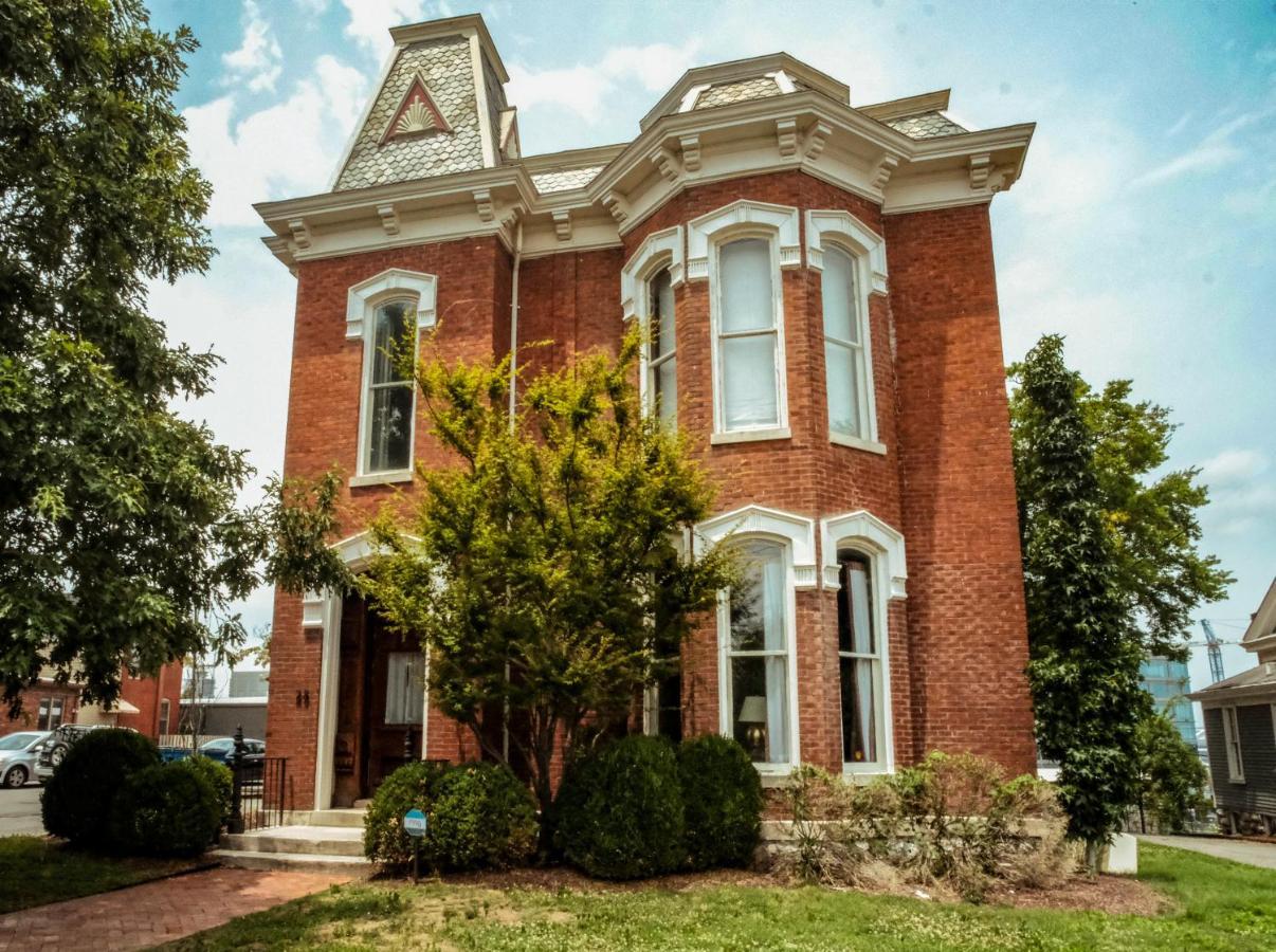 Henrie House I Luxury 4Br Downtown Historic Gem With Library & Patio Villa Nashville Exterior photo
